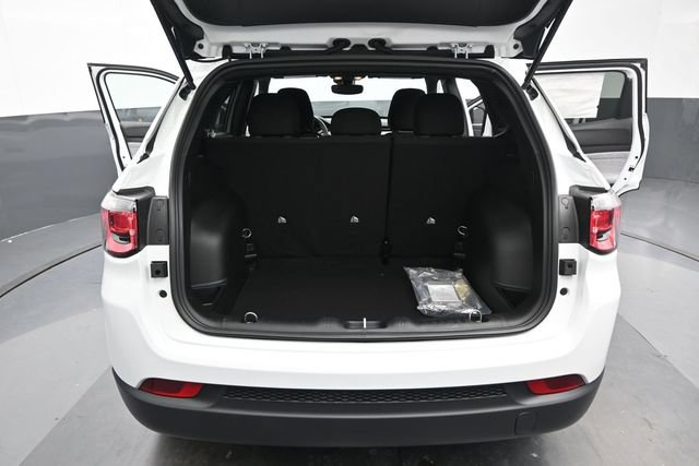 Used 2025 Jeep Compass Sport w/ Mopar Graphics Package AWD/4WD image 12