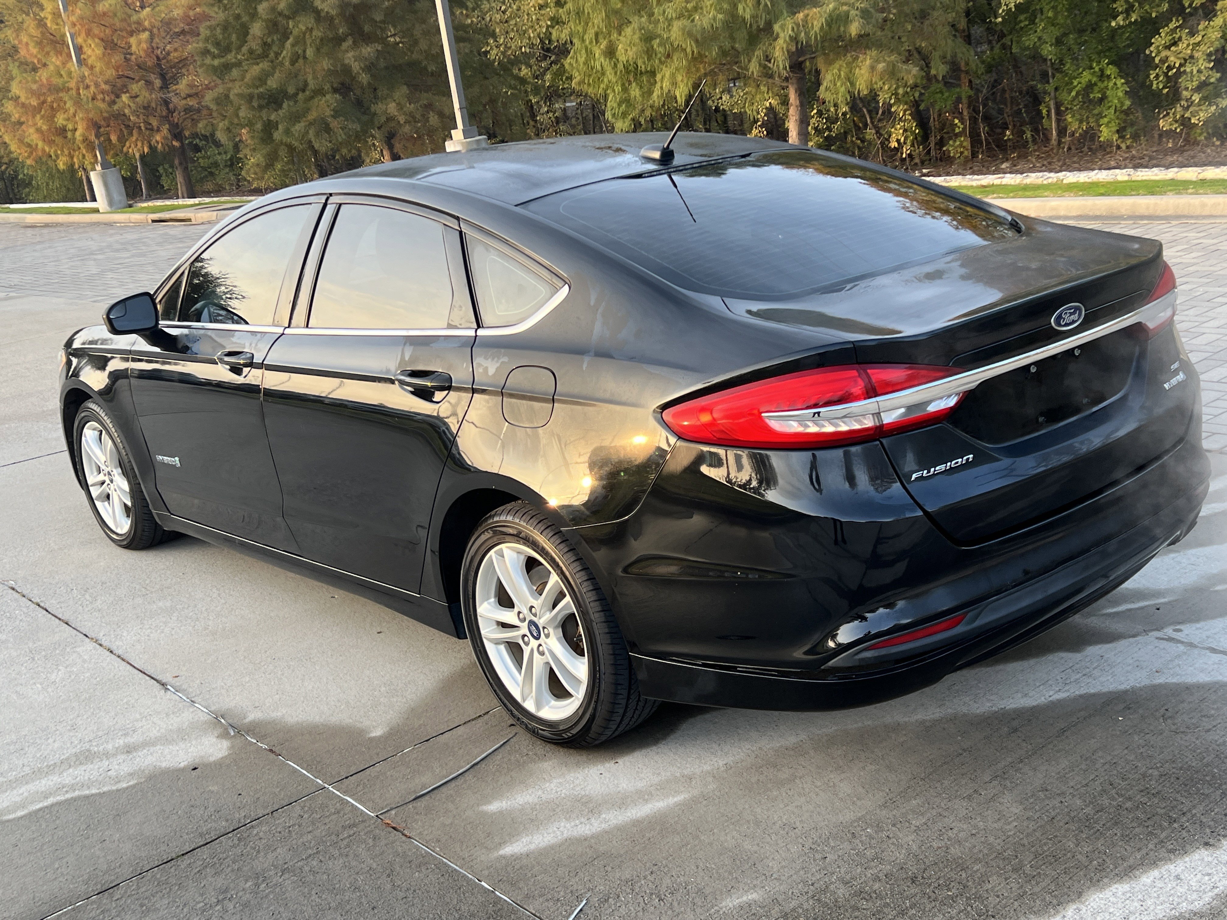 Used 2018 Ford Fusion SE image 8
