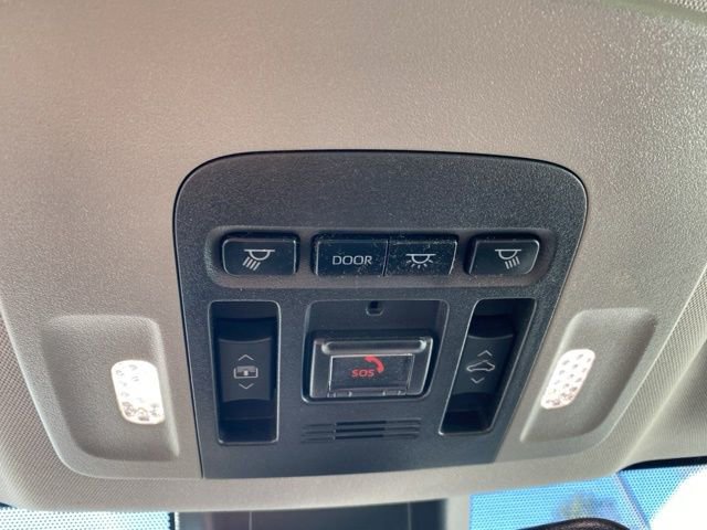 Used 2021 Toyota Camry XLE image 17