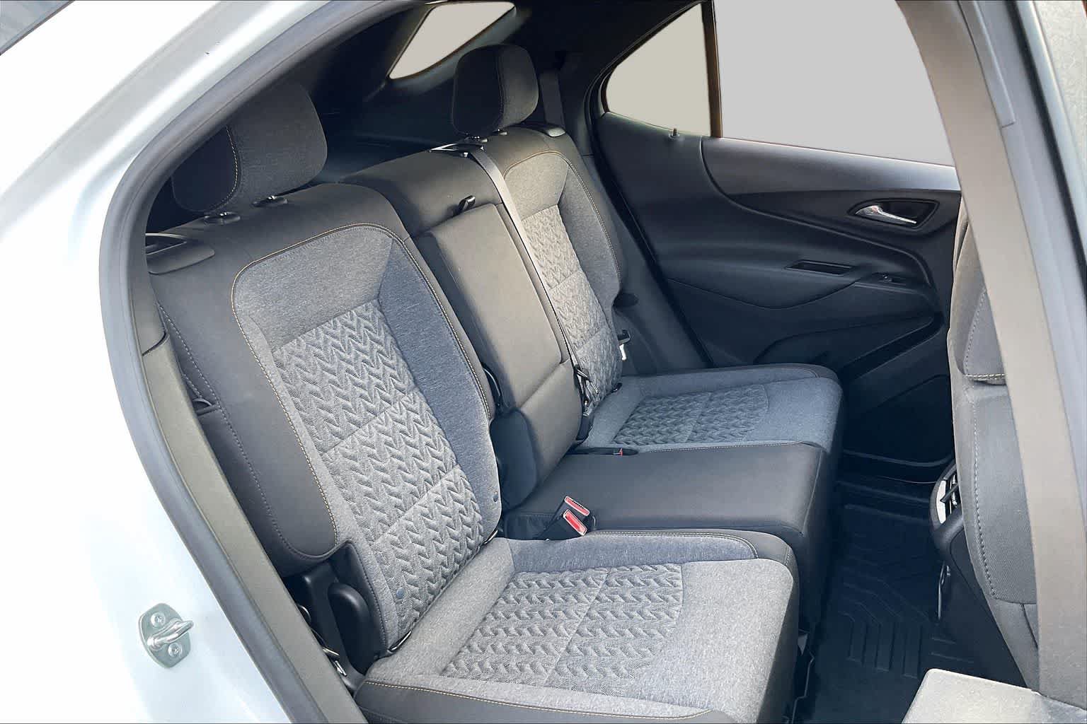 Used 2024 Chevrolet Equinox LT FWD image 19