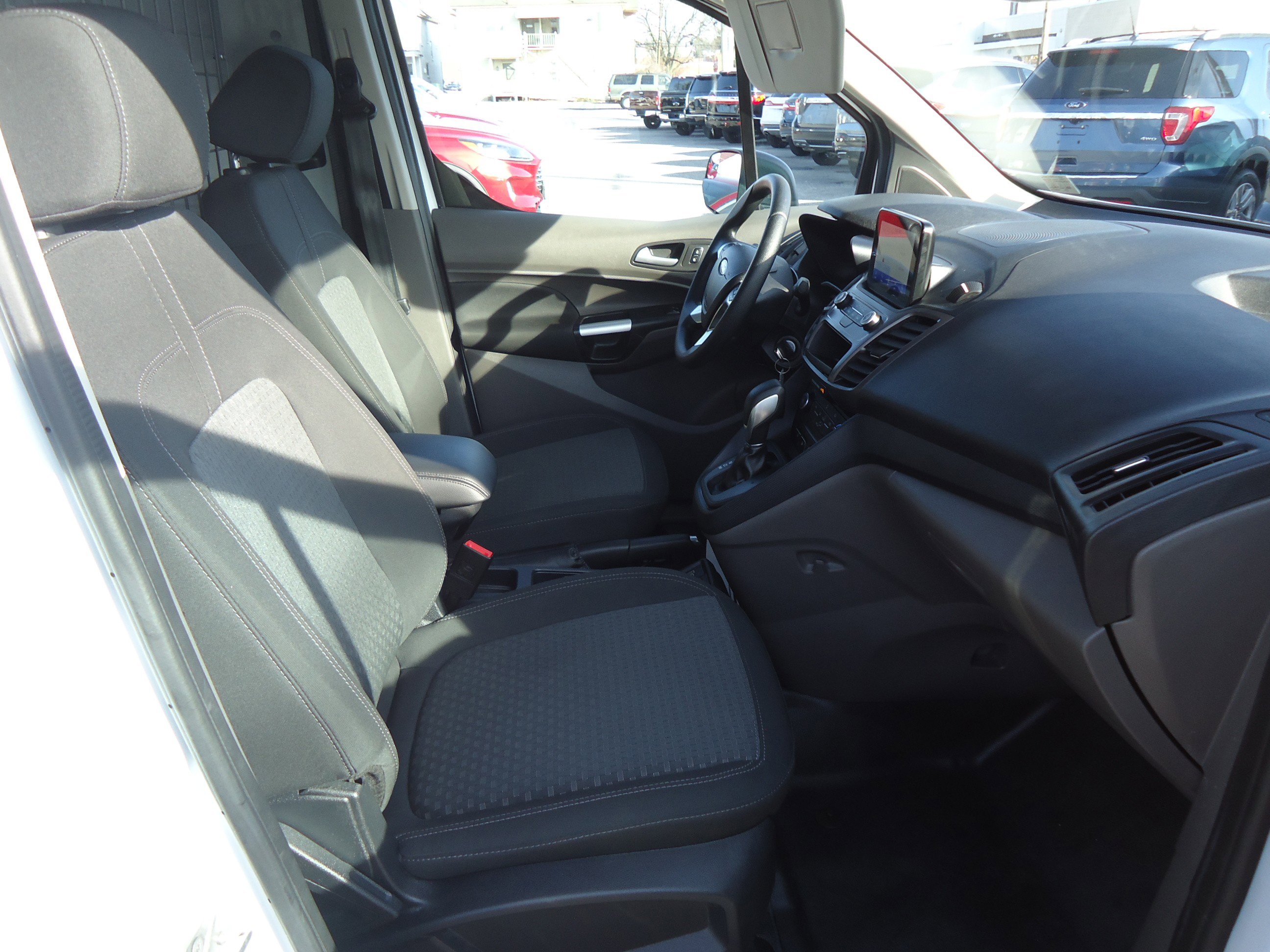 Used 2023 Ford Transit Connect XLT image 23