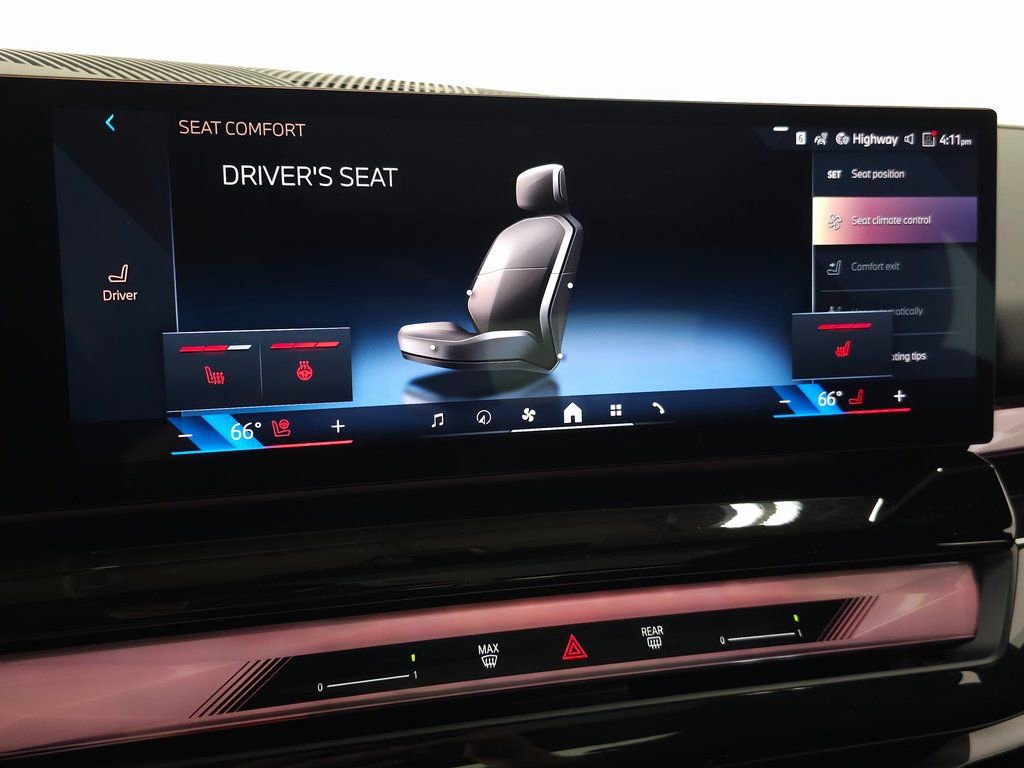 Used 2026 BMW 550e xDrive w/ Premium Package image 21