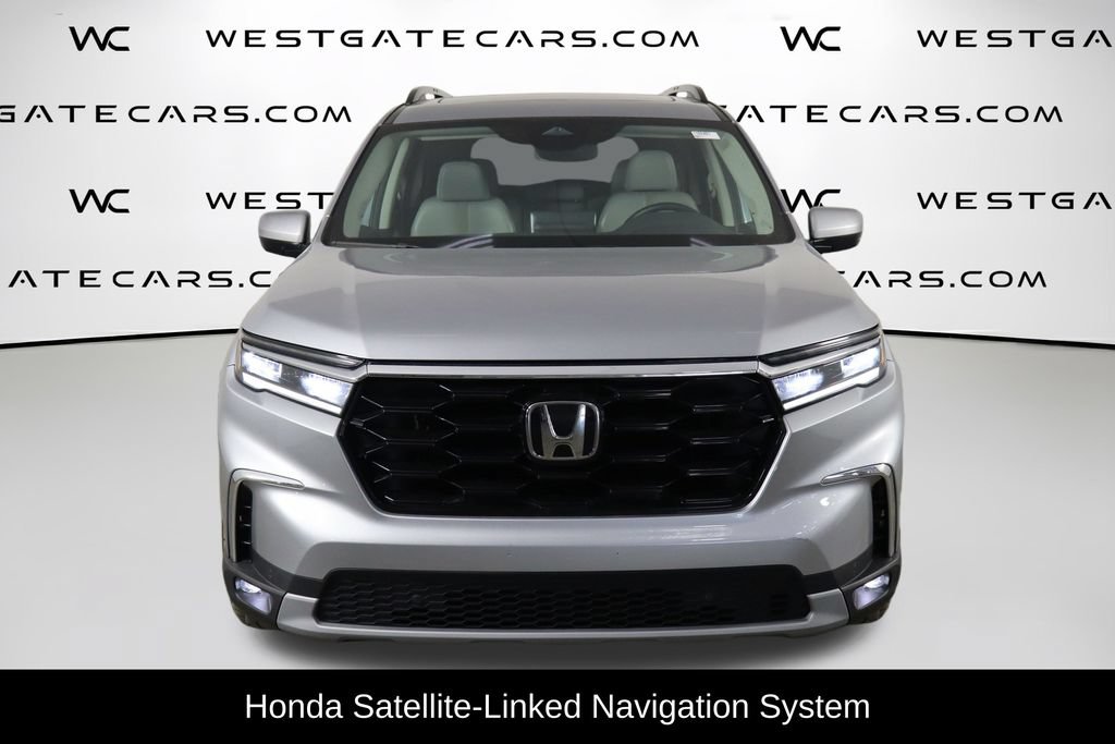Used 2025 Honda Pilot Touring video 2