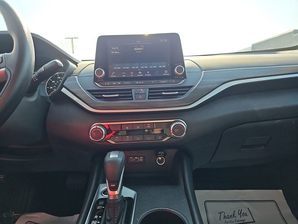 Used 2025 Nissan Altima 2.5 SV image 24