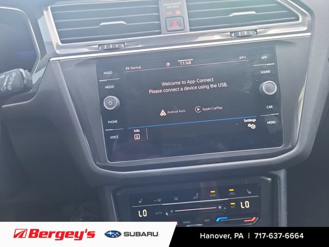 Used 2024 Volkswagen Tiguan SE w/ Panoramic Sunroof Package AWD/4WD image 19