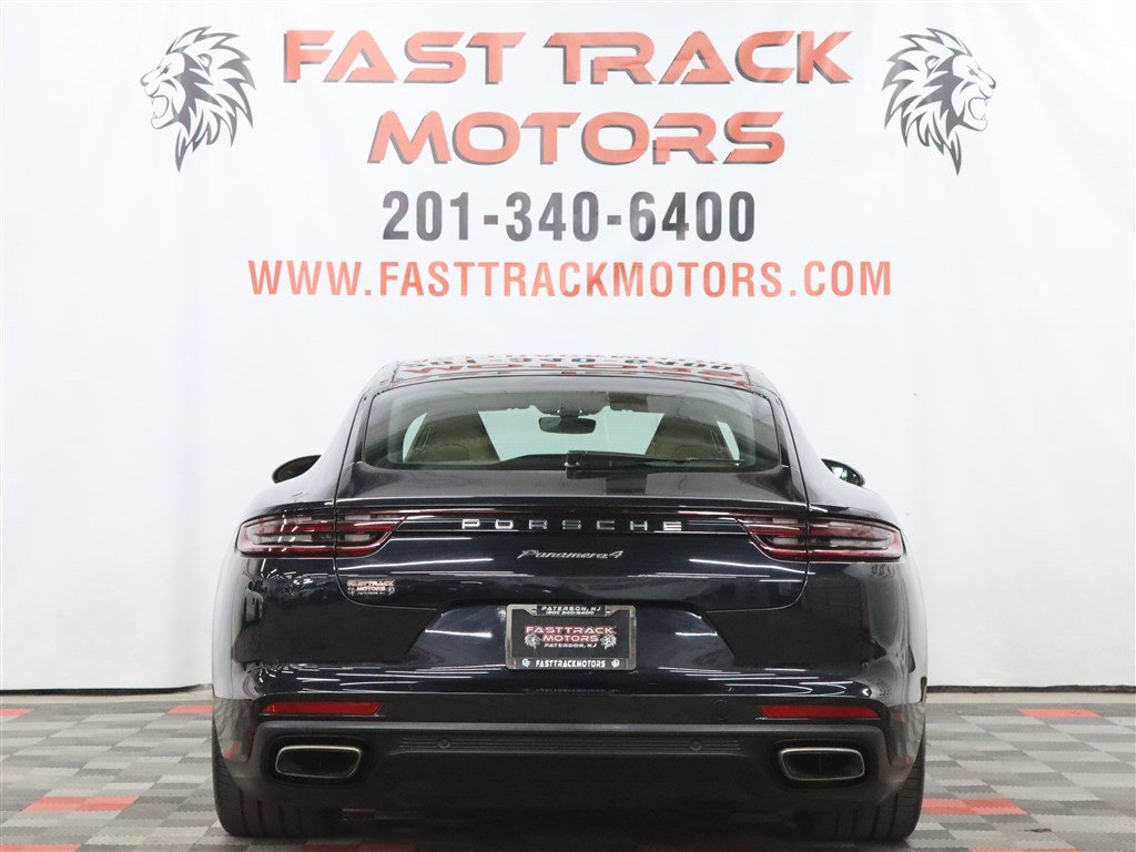 Used 2020 Porsche Panamera image 4