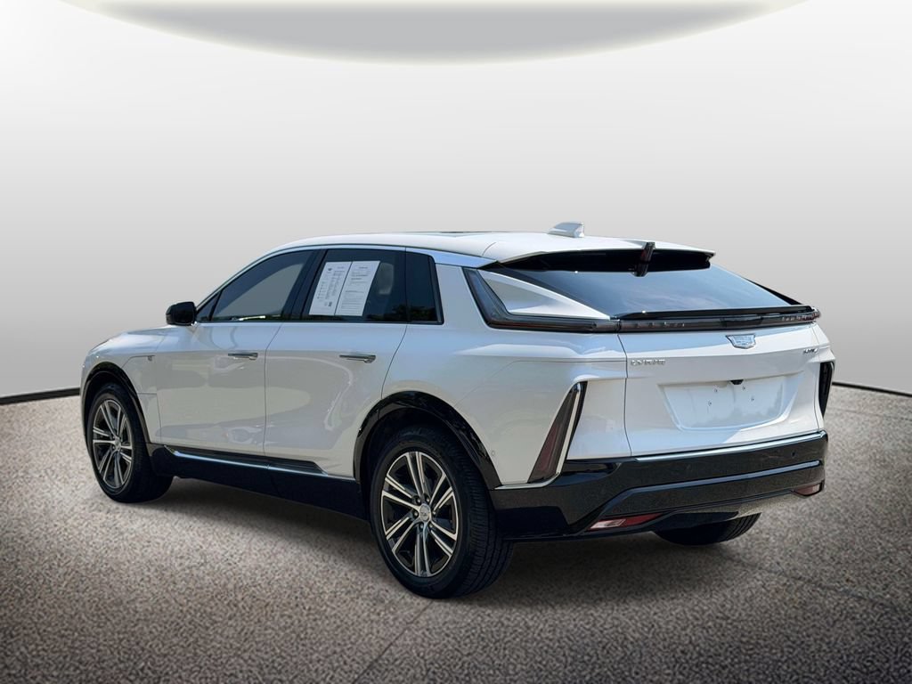 Used 2024 Cadillac Lyriq Luxury w/ LPO, Floor Liner Package AWD/4WD image 4