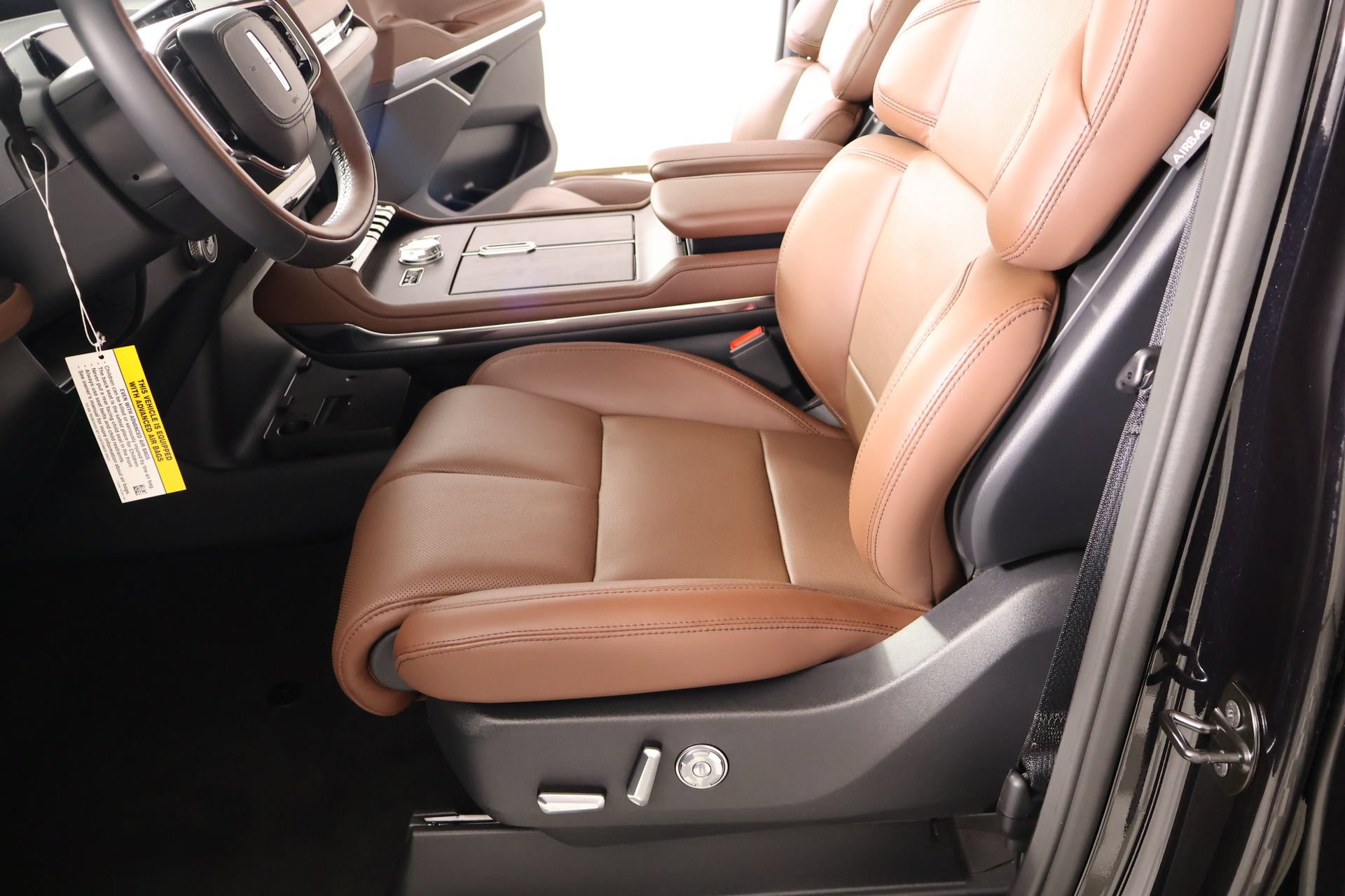 New 2026 Lincoln Navigator L Reserve AWD/4WD image 12