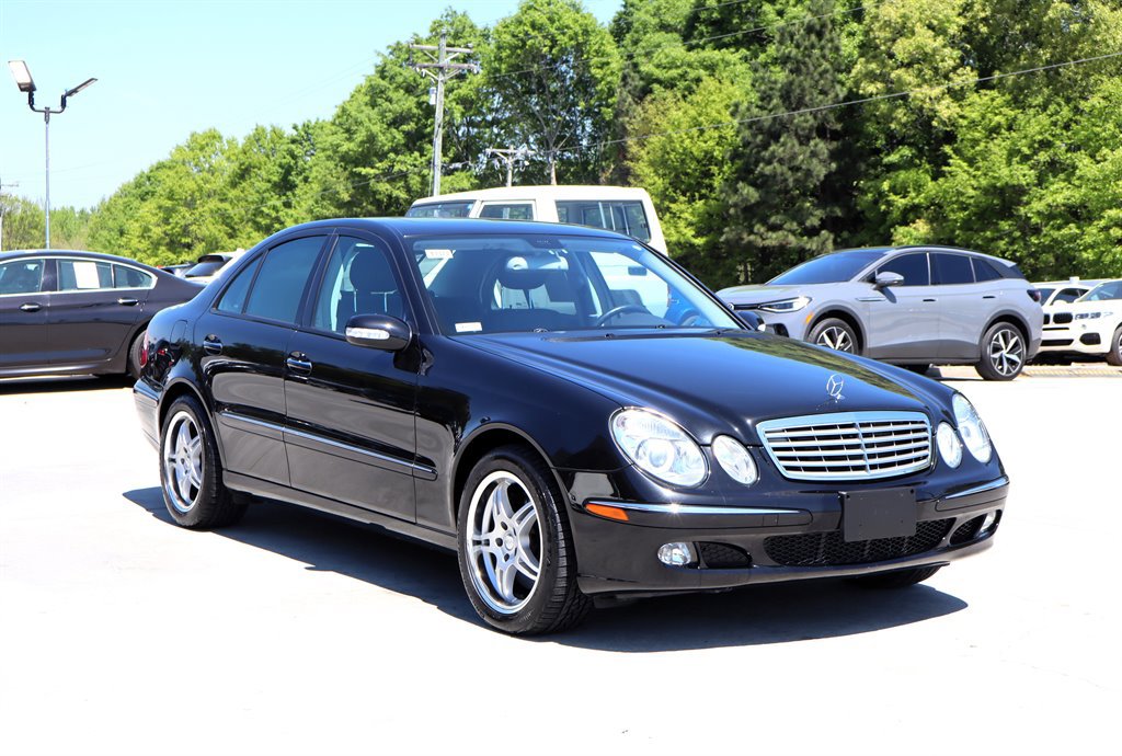 Used 2005 Mercedes-Benz E 500 4MATIC Sedan image 9