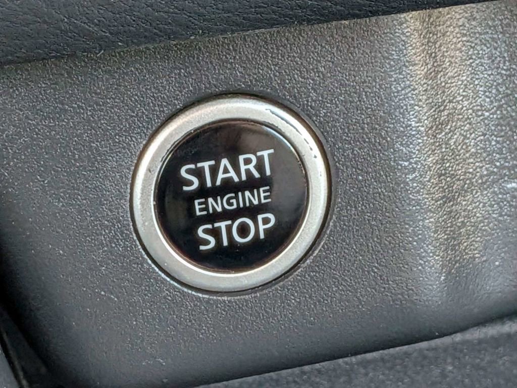 Used 2023 Nissan Rogue SV image 29