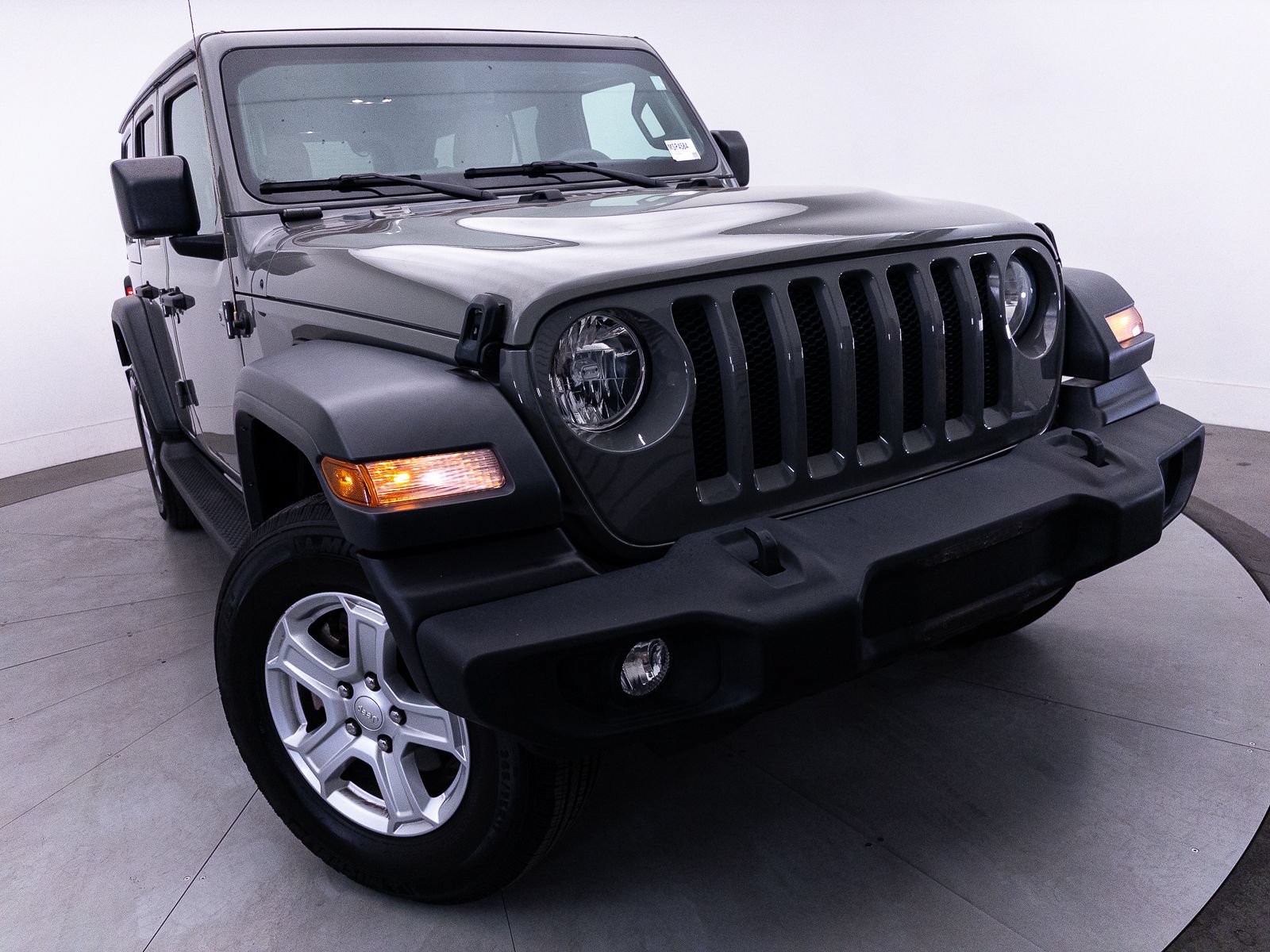 Used 2023 Jeep Wrangler Unlimited Sport w/ Sun And Sound Package AWD/4WD image 3