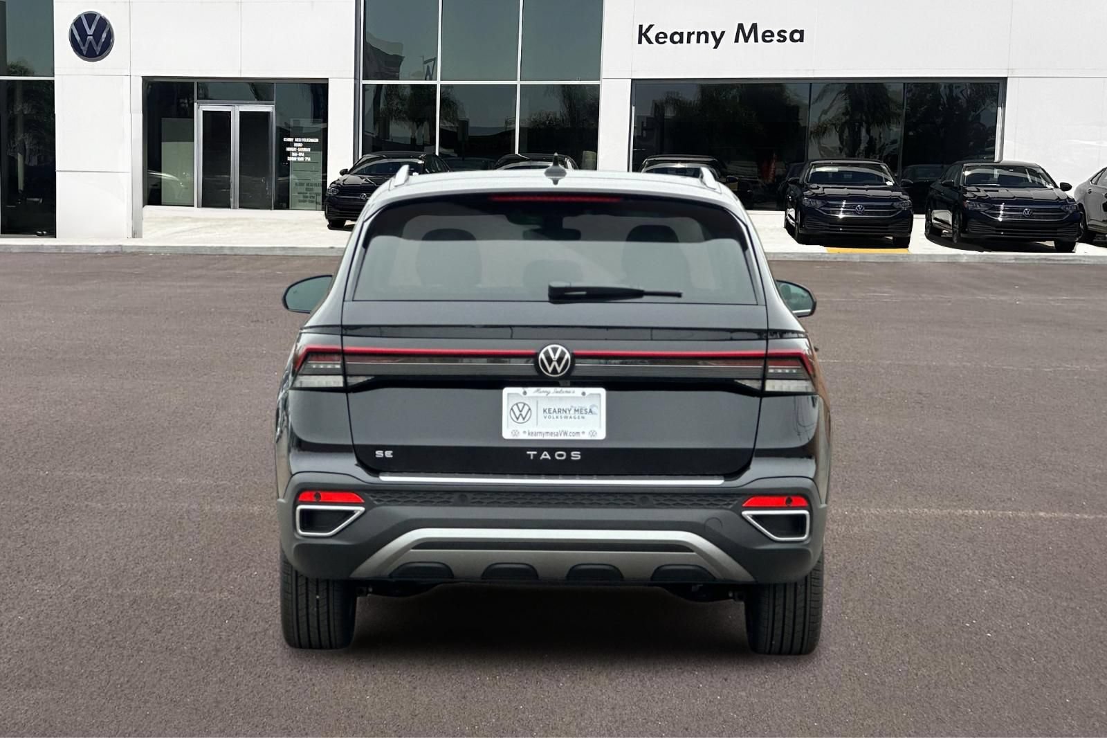 New 2026 Volkswagen Taos SE FWD image 5