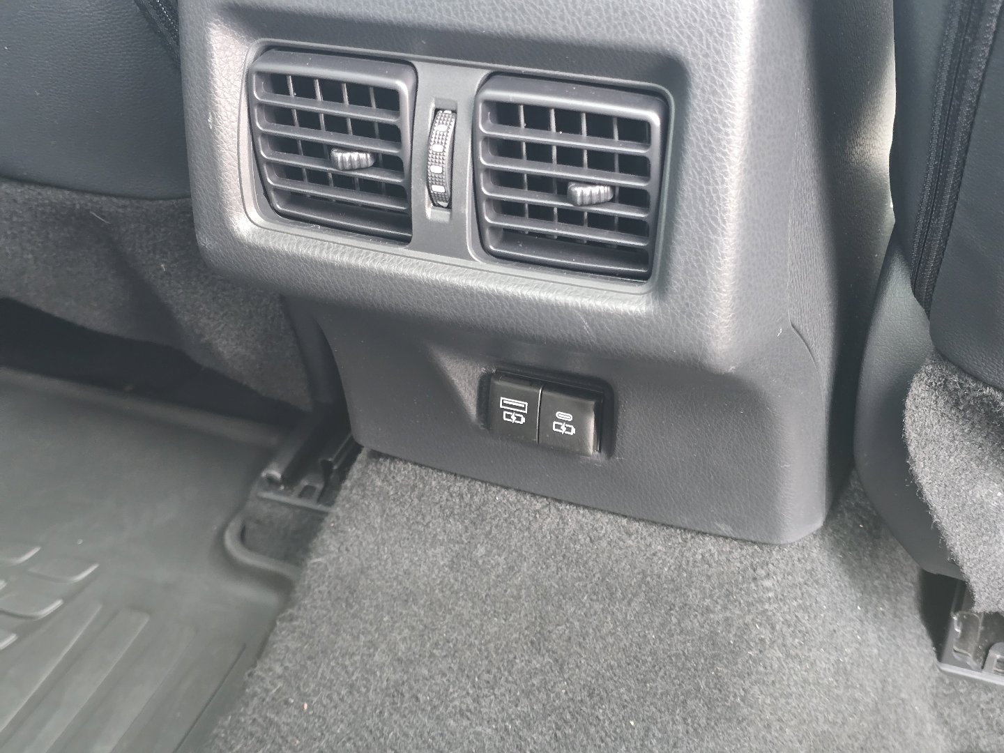 Used 2025 Toyota Camry XSE image 31