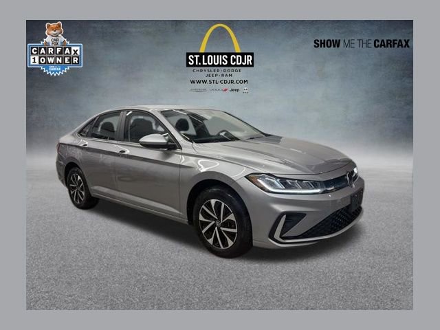 Used 2025 Volkswagen Jetta S image 1