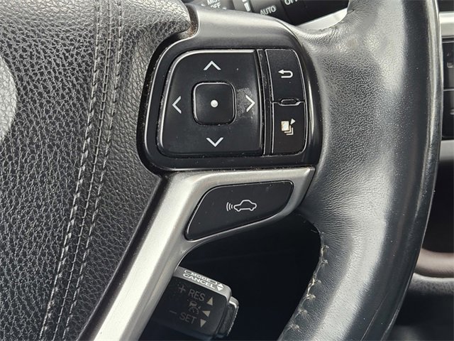 Used 2016 Toyota Highlander Limited Platinum image 18