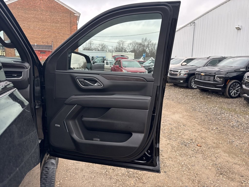 Used 2023 Chevrolet Tahoe Z71 w/ Luxury Package image 30