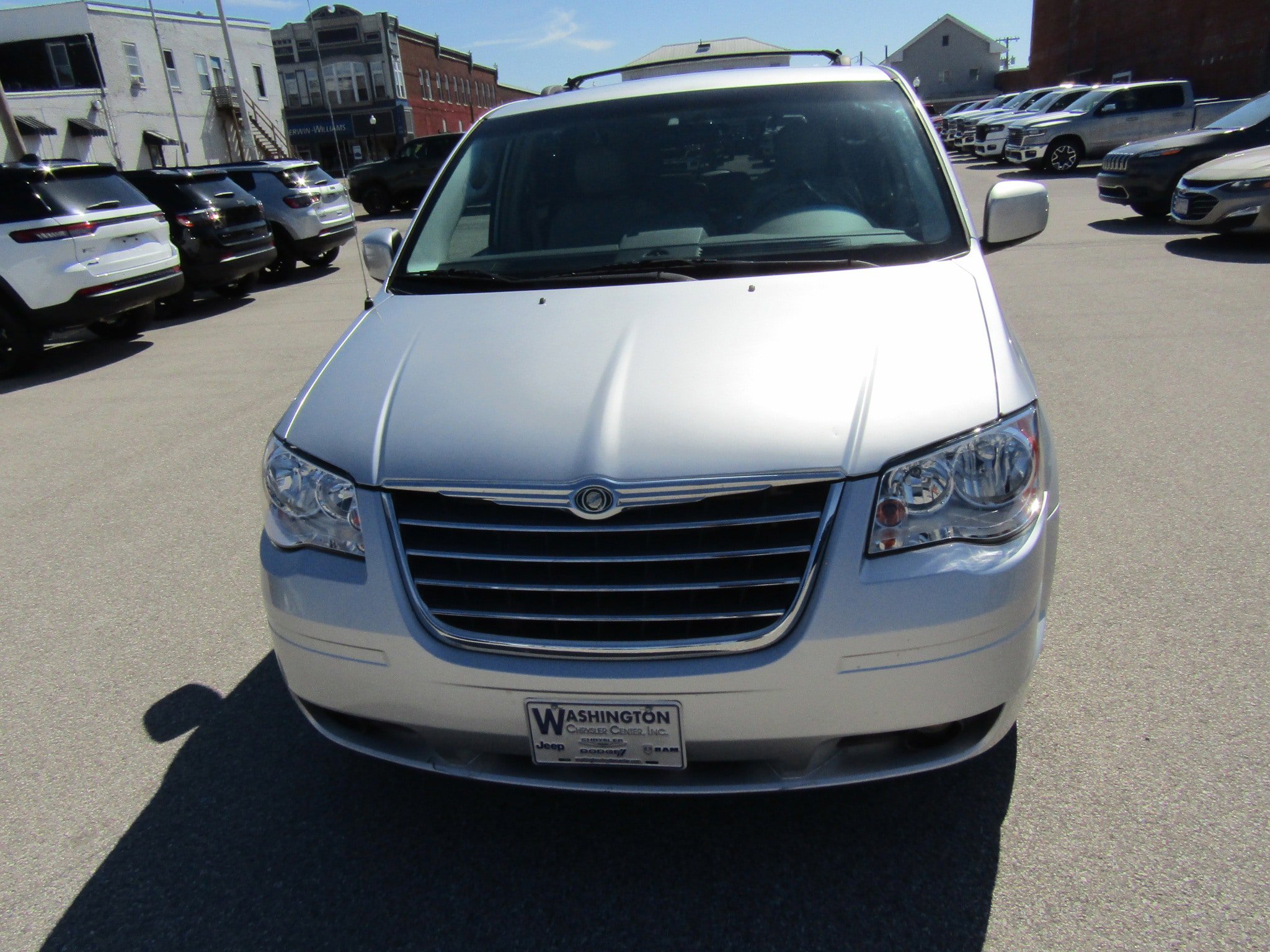 Used 2008 Chrysler Town & Country Touring FWD image 8