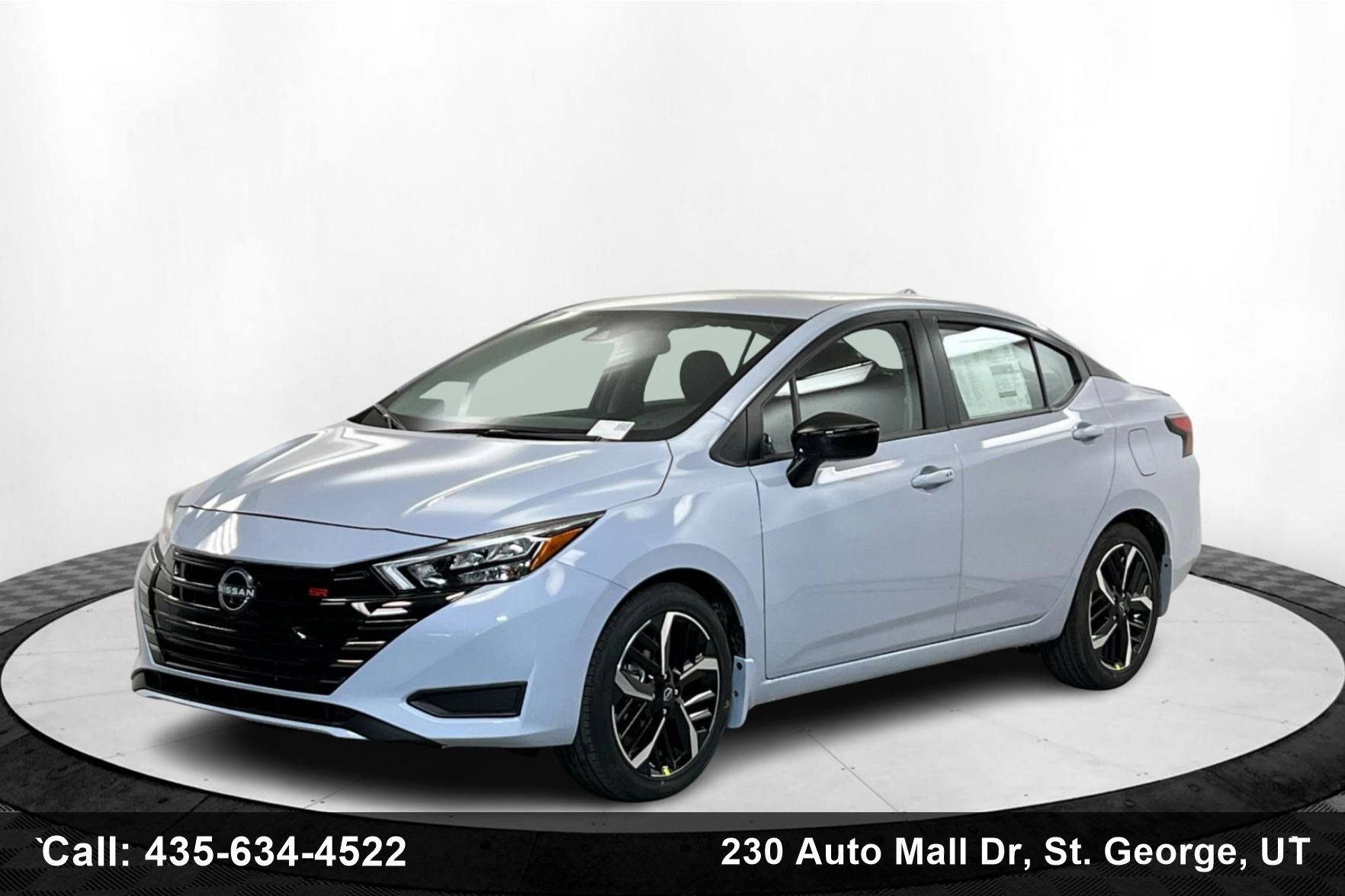 New 2025 Nissan Versa SR w/ Trunk Package
