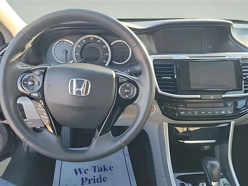 Used 2017 Honda Accord EX-L image 9