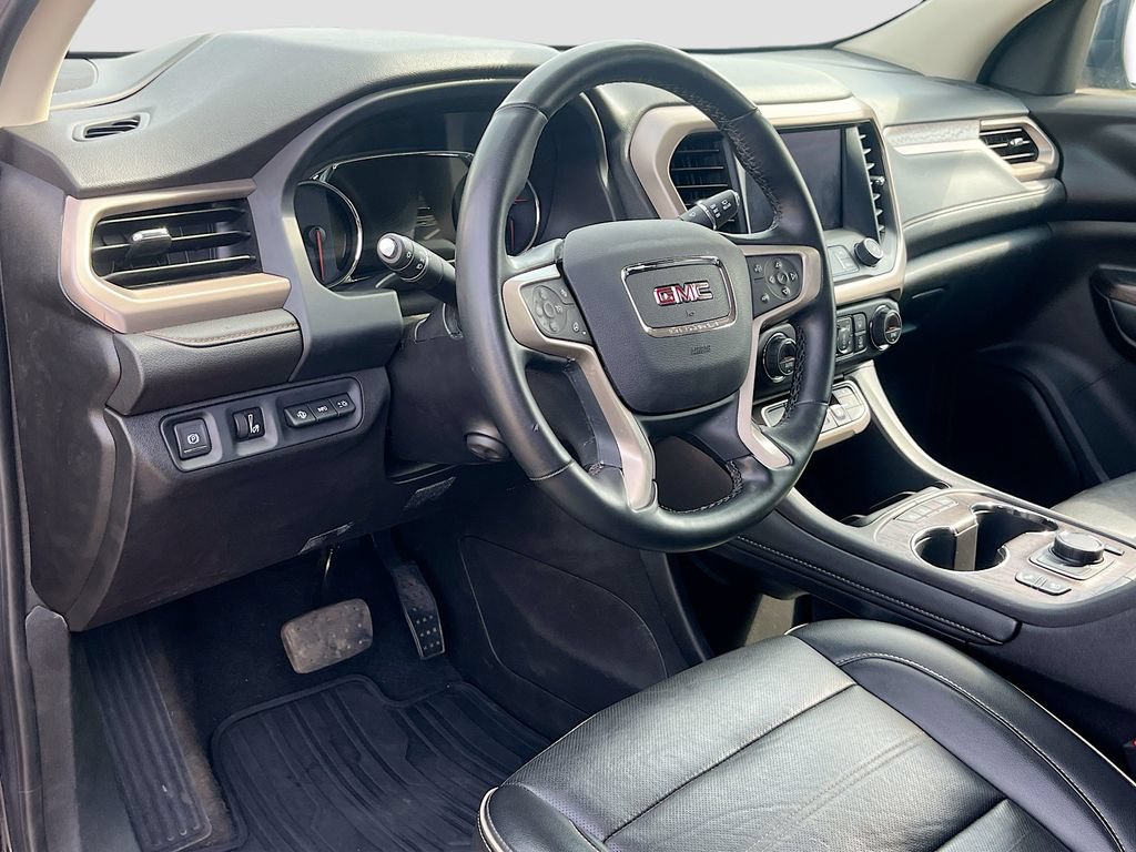 Used 2023 GMC Acadia Denali w/ Black Diamond Edition FWD image 9