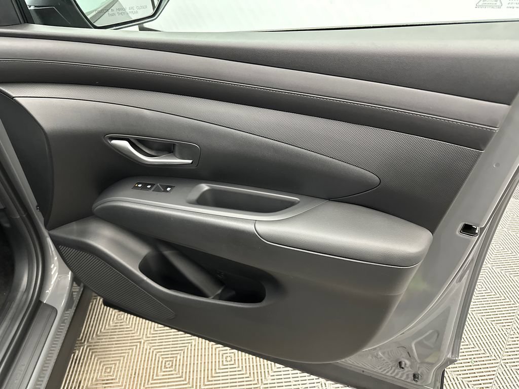 Used 2025 Hyundai Tucson SEL FWD image 14