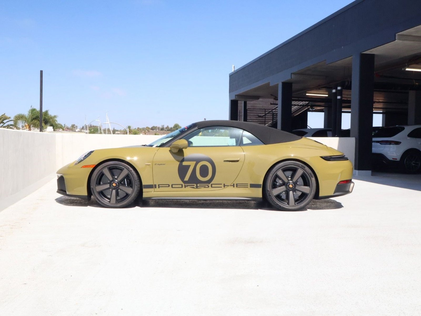 New 2026 Porsche 911 GTS RWD image 2