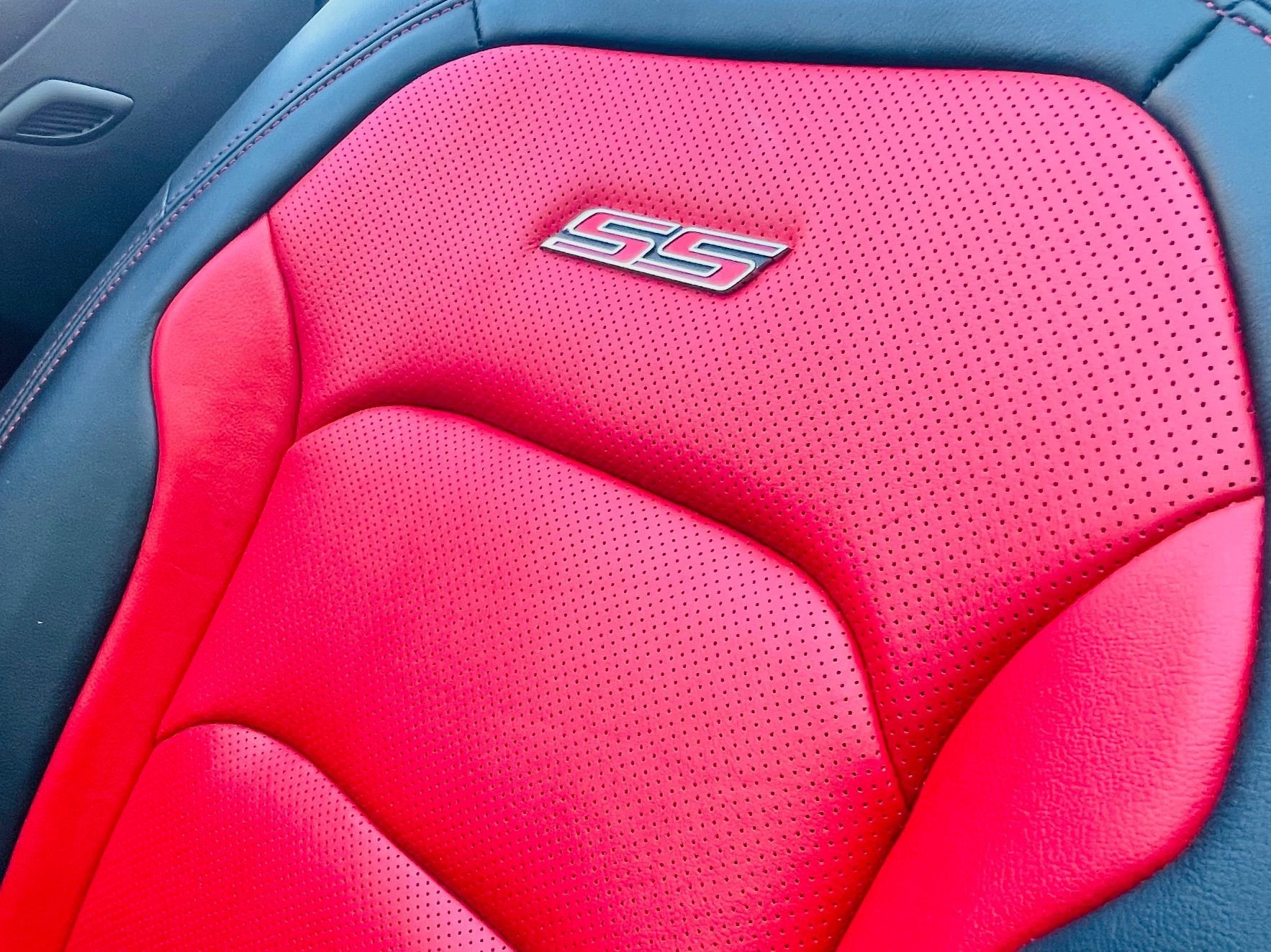 Used 2022 Chevrolet Camaro SS RWD image 40