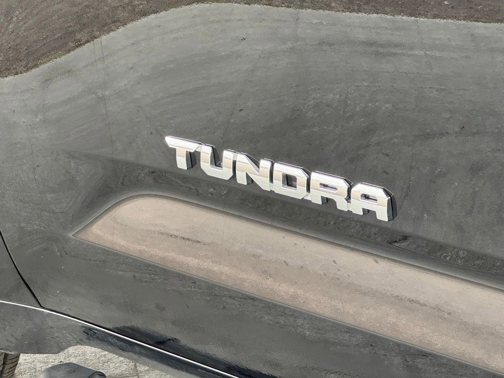Used 2025 Toyota Tundra Limited AWD/4WD image 5