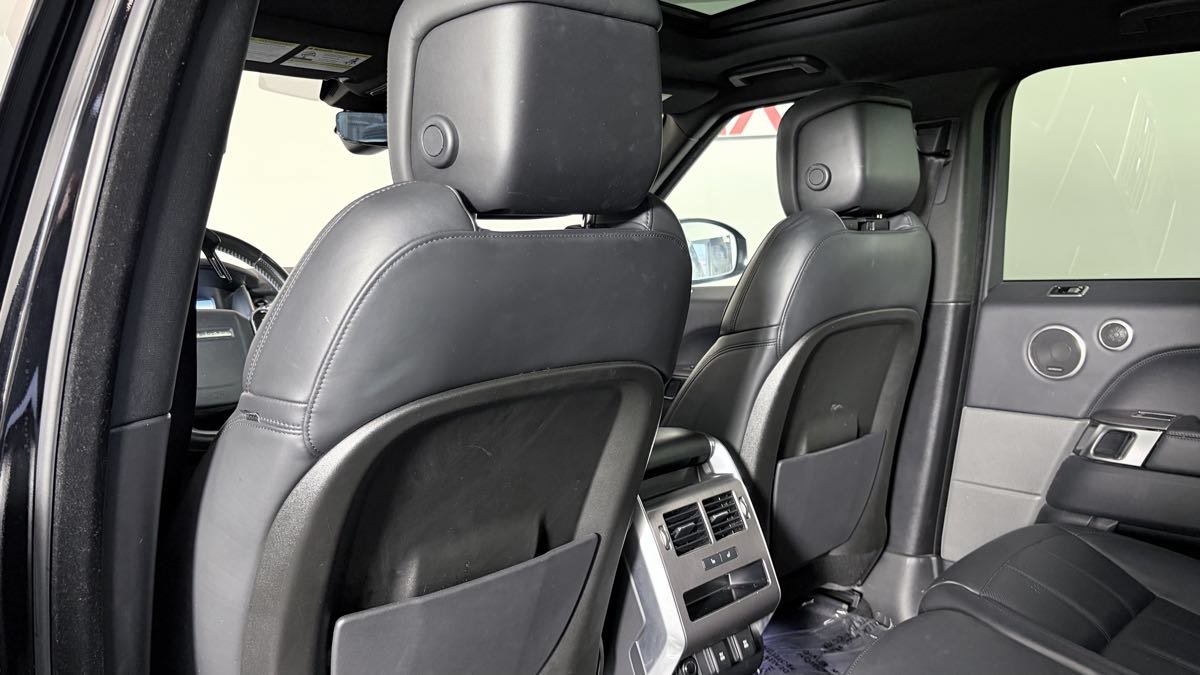 Used 2018 Land Rover Range Rover Sport HSE AWD/4WD image 27
