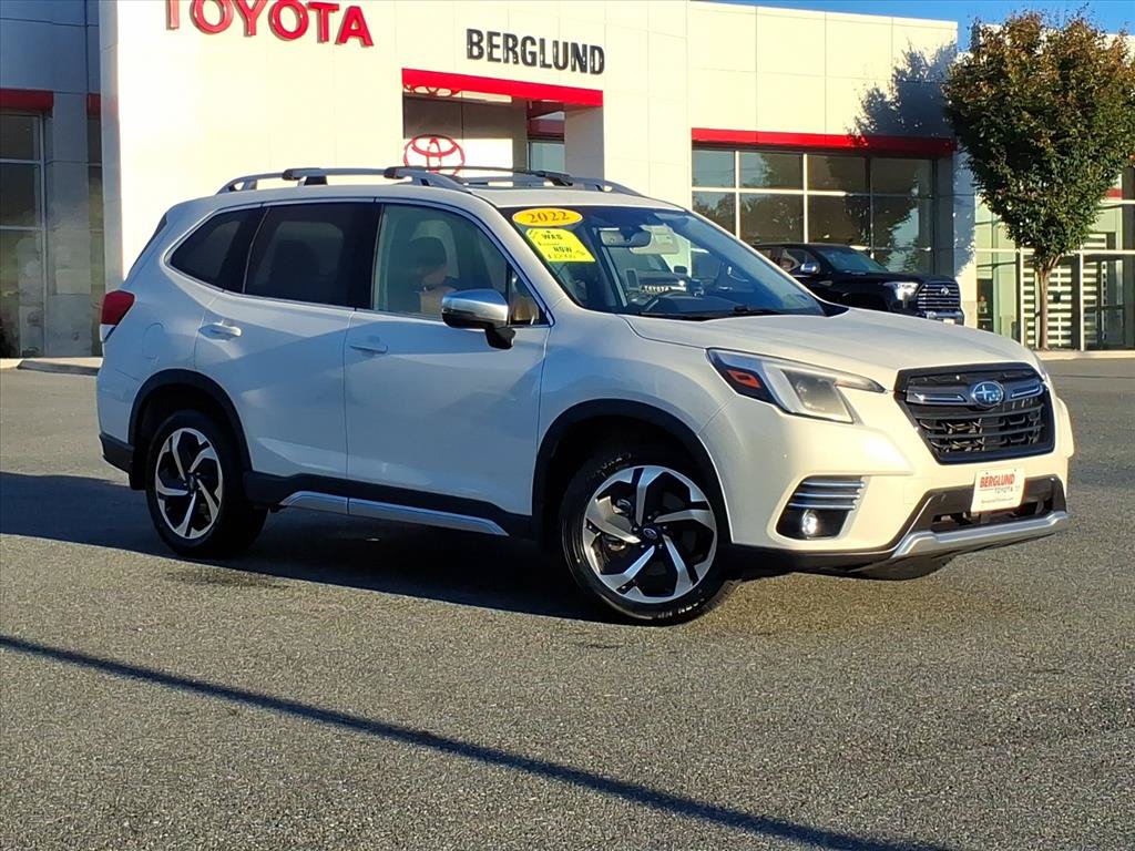 Used 2022 Subaru Forester Touring AWD/4WD image 2