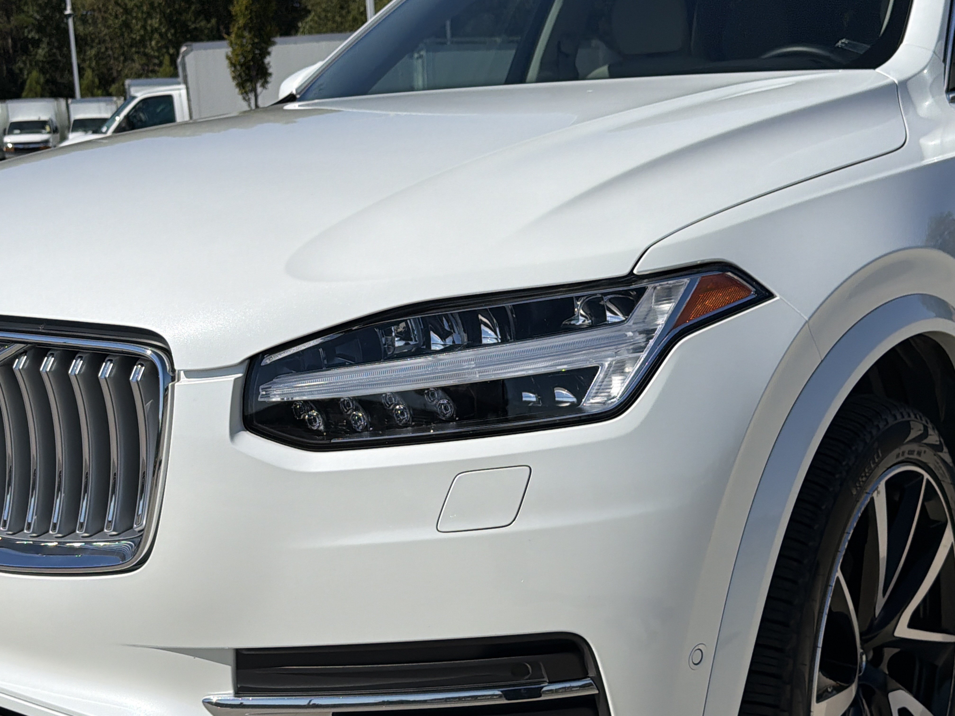 Used 2025 Volvo XC90 B6 Plus w/ Protection Package Premier AWD/4WD image 6