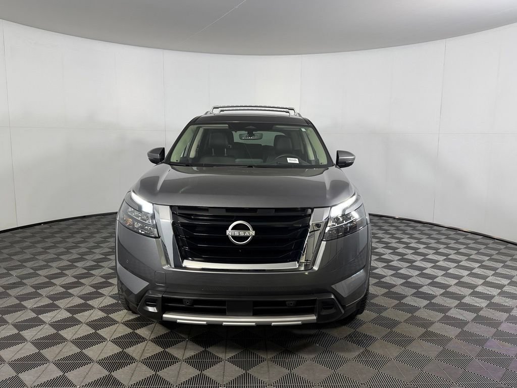 Used 2025 Nissan Pathfinder Platinum w/ Cargo Package AWD/4WD image 5