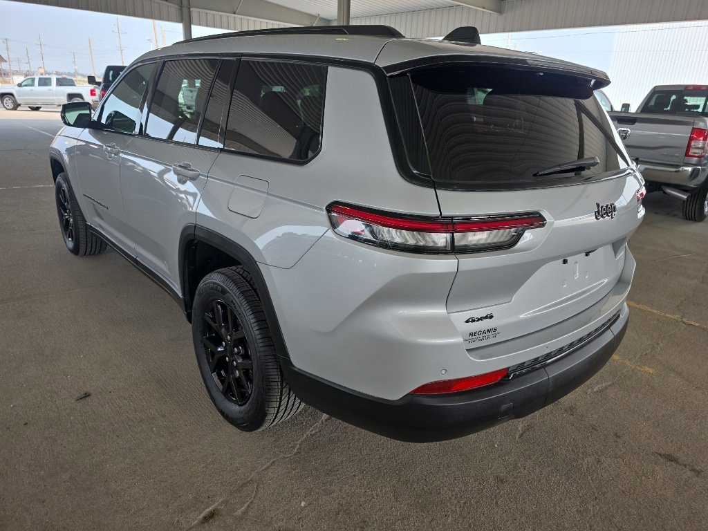 Used 2024 Jeep Grand Cherokee L Altitude image 7