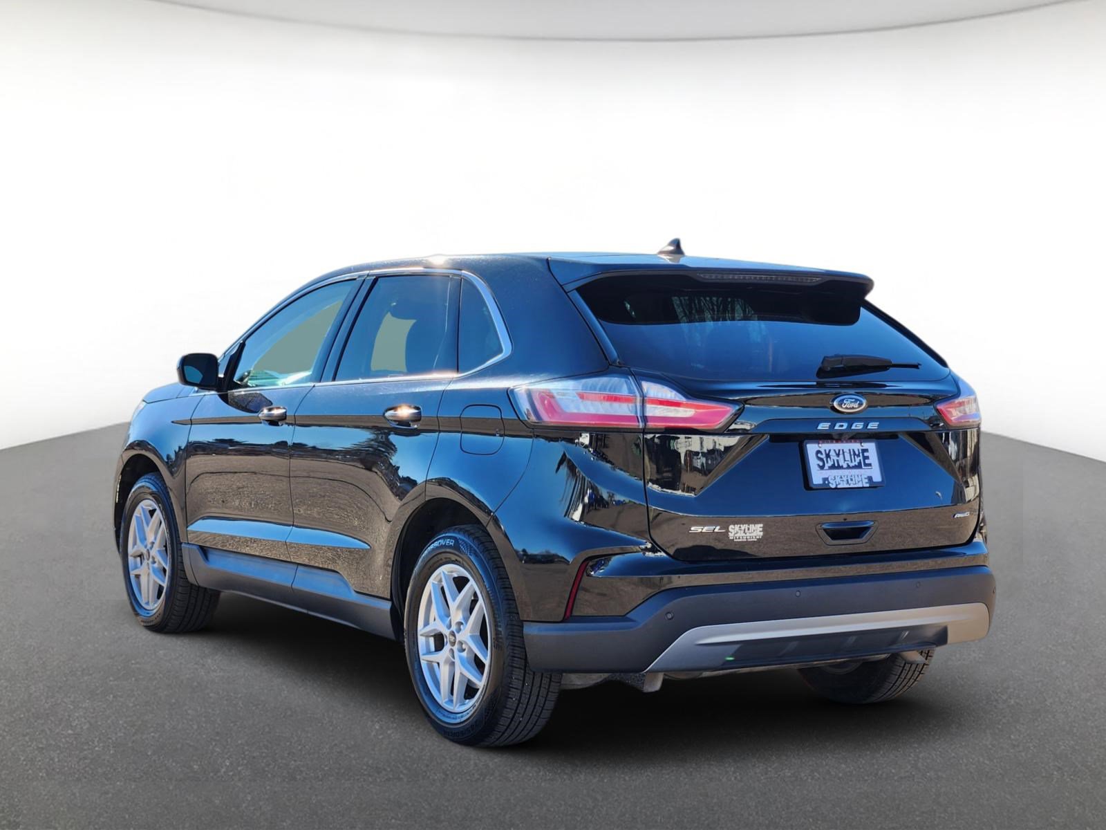Used 2024 Ford Edge SEL image 3