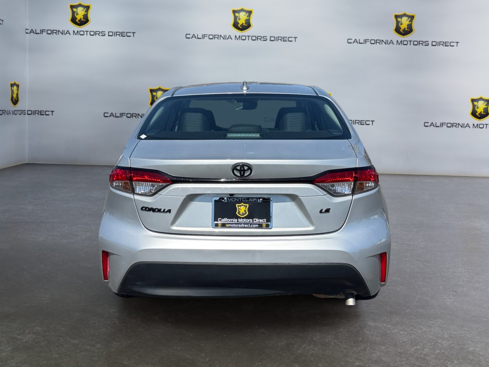 Used 2025 Toyota Corolla LE w/ LE Premium Package FWD image 4