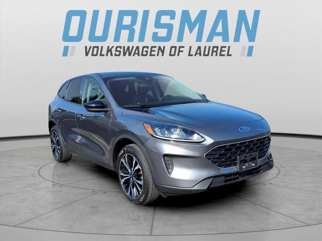 Used 2022 Ford Escape SE w/ SE Sport Appearance Package