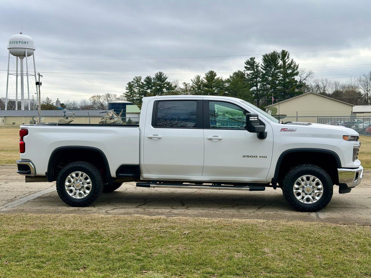 Used 2024 Chevrolet Silverado 2500 LT image 7