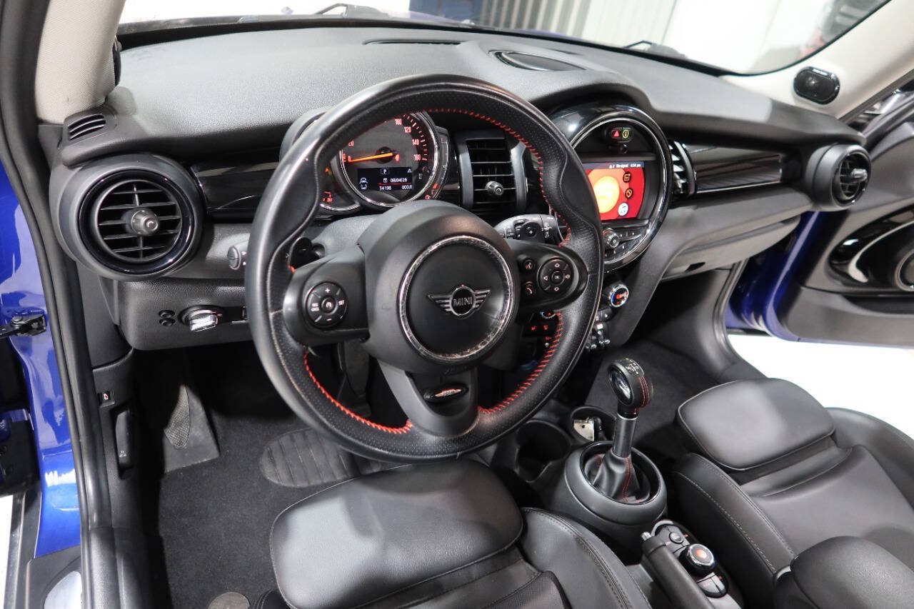 Used 2019 MINI Cooper S w/ Signature Upholstery Package FWD image 19