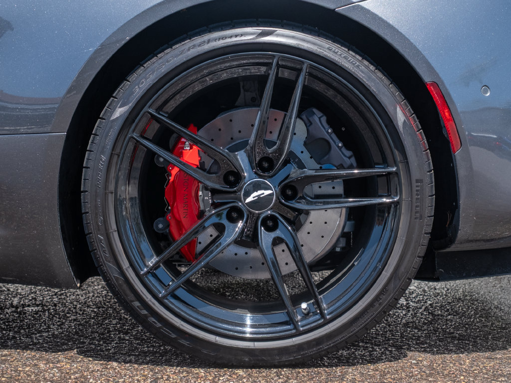 Used 2020 Aston Martin DBS Superleggera Volante RWD image 7