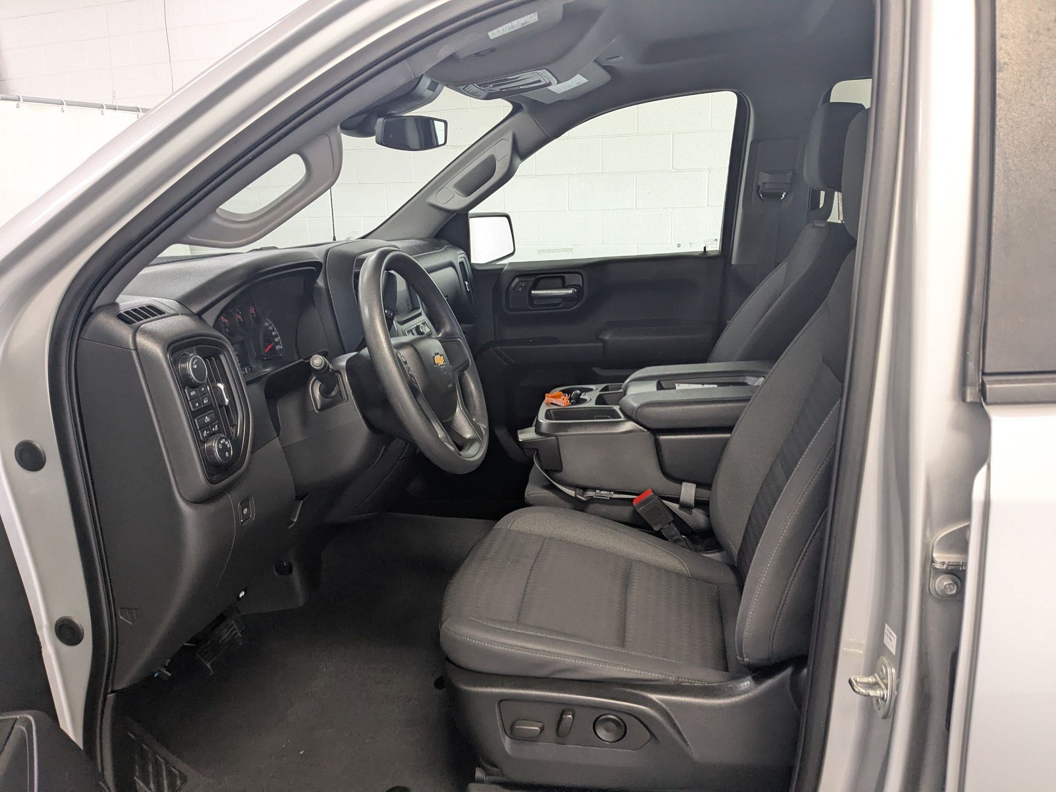 Used 2022 Chevrolet Silverado 1500 Custom AWD/4WD image 18