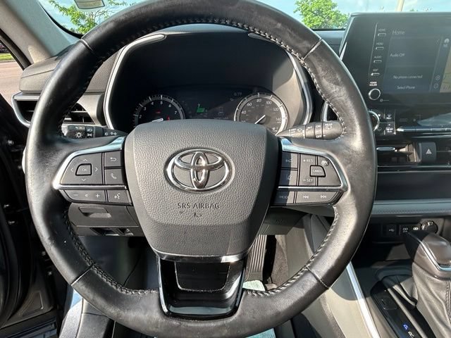 Used 2020 Toyota Highlander XLE AWD/4WD image 14