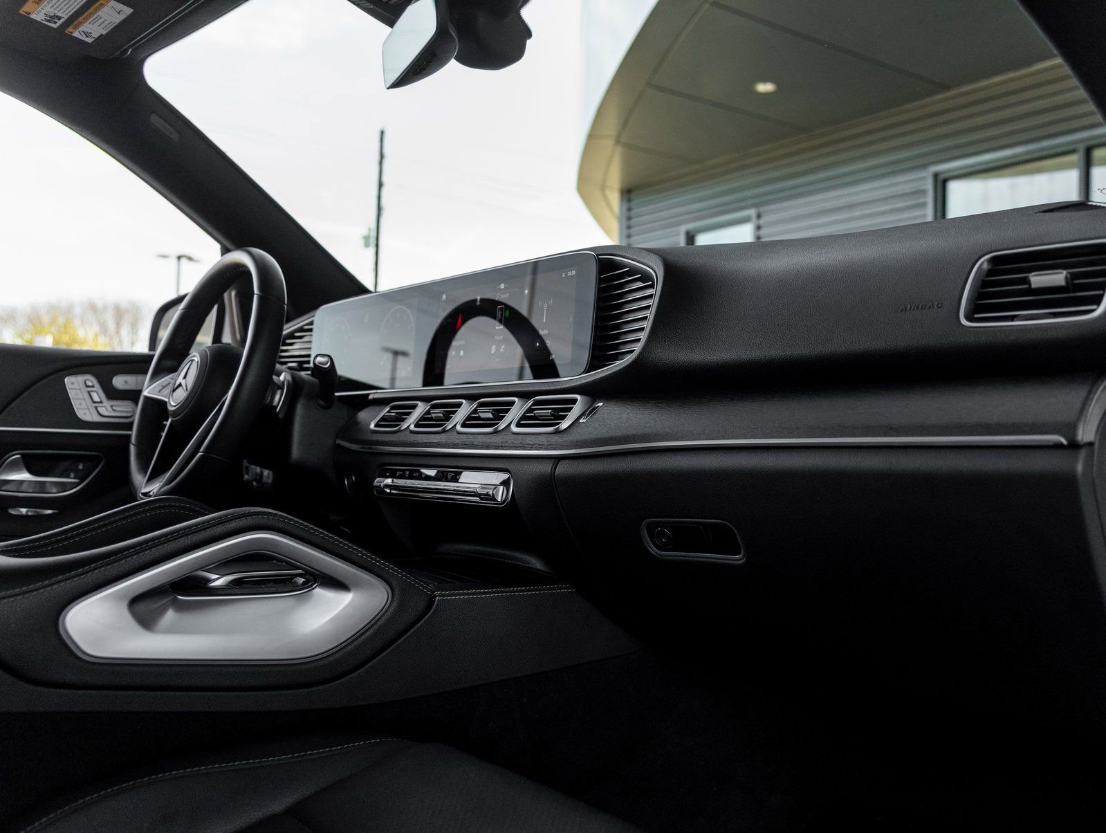 Used 2024 Mercedes-Benz GLE 450 4MATIC w/ AMG Line Exterior image 45