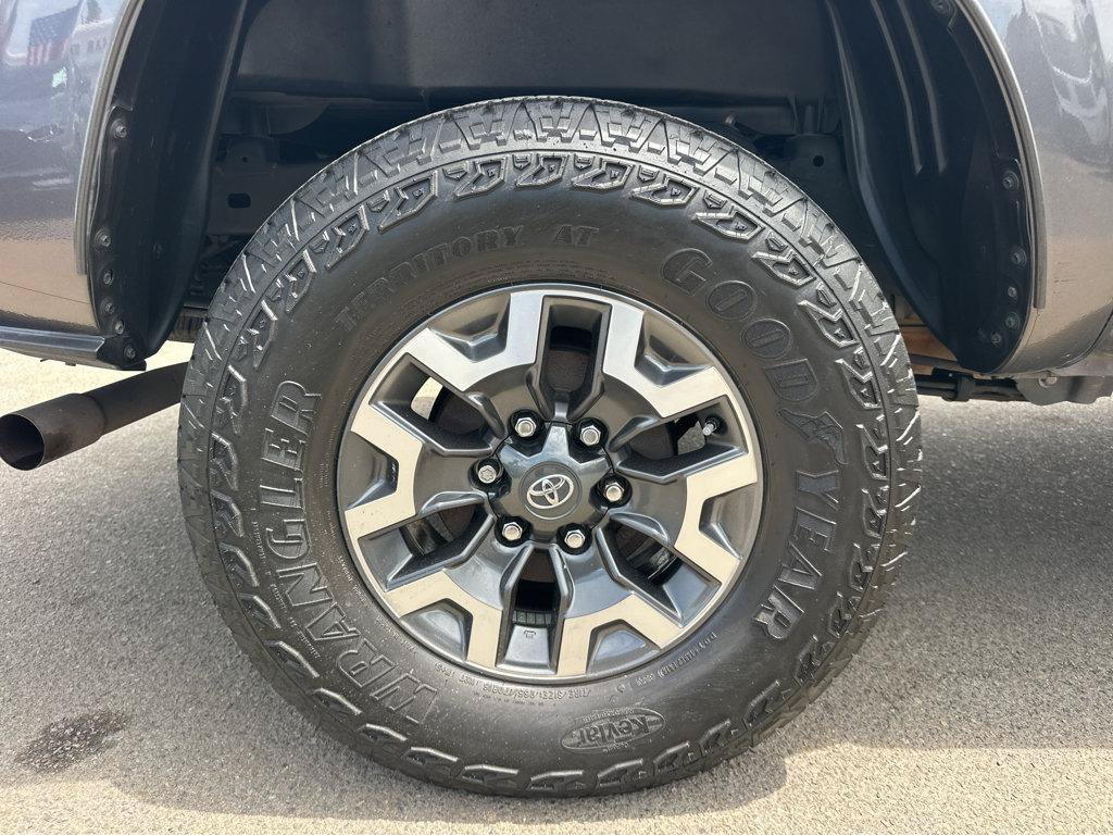 Used 2021 Toyota Tacoma SR w/ SR Convenience Package RWD image 14