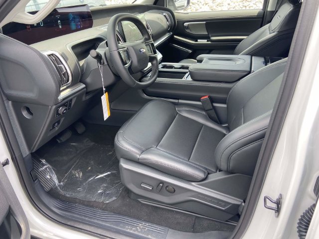 New 2026 Ford Expedition Platinum w/ Driver's Package AWD/4WD image 8