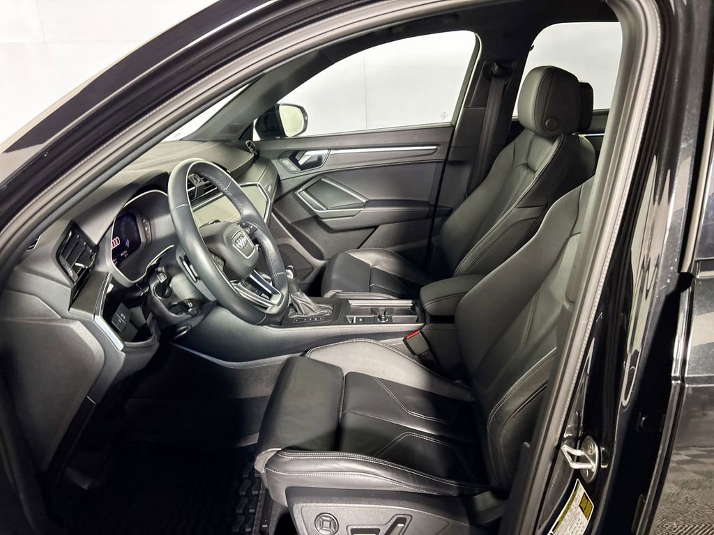 Used 2023 Audi Q3 2.0T Premium Plus w/ Premium Plus Package image 11