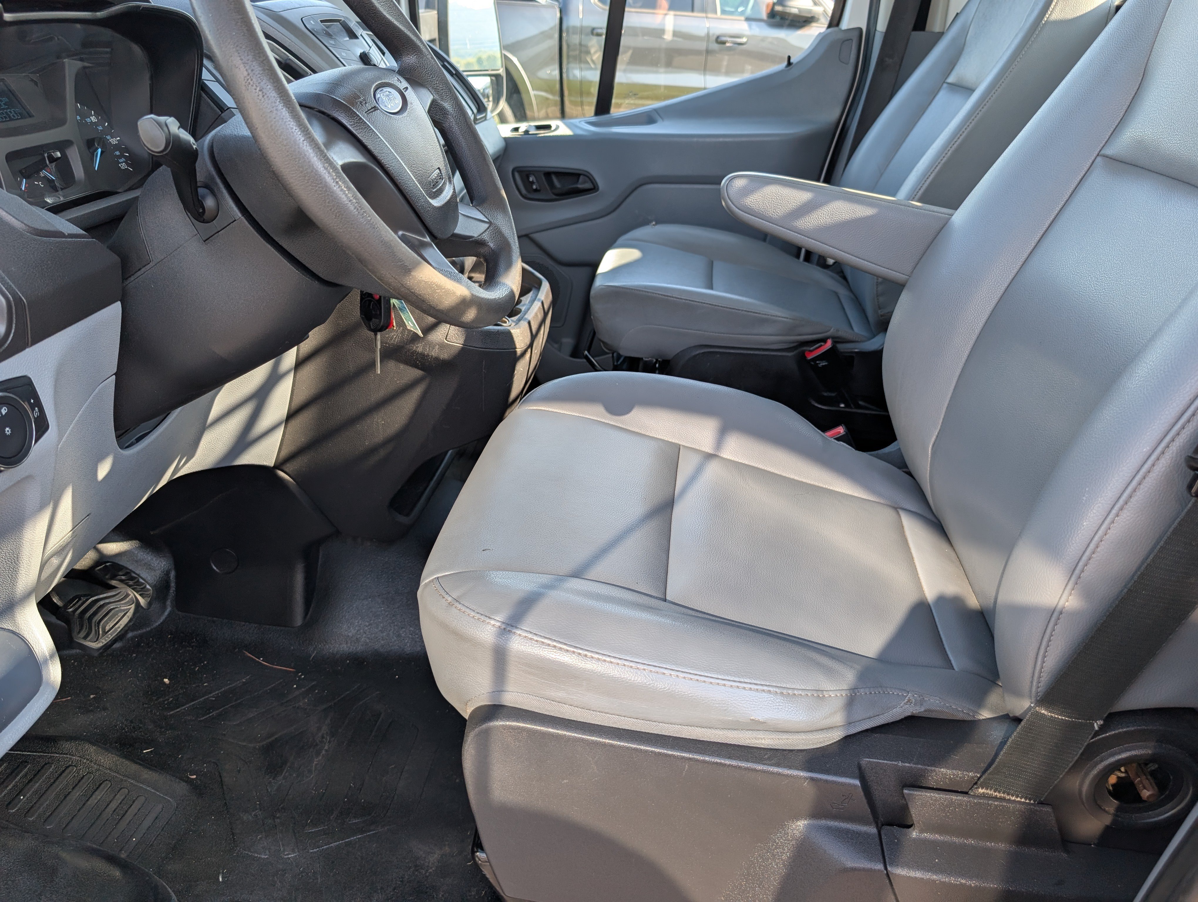 Used 2018 Ford Transit 250 138 RWD image 11