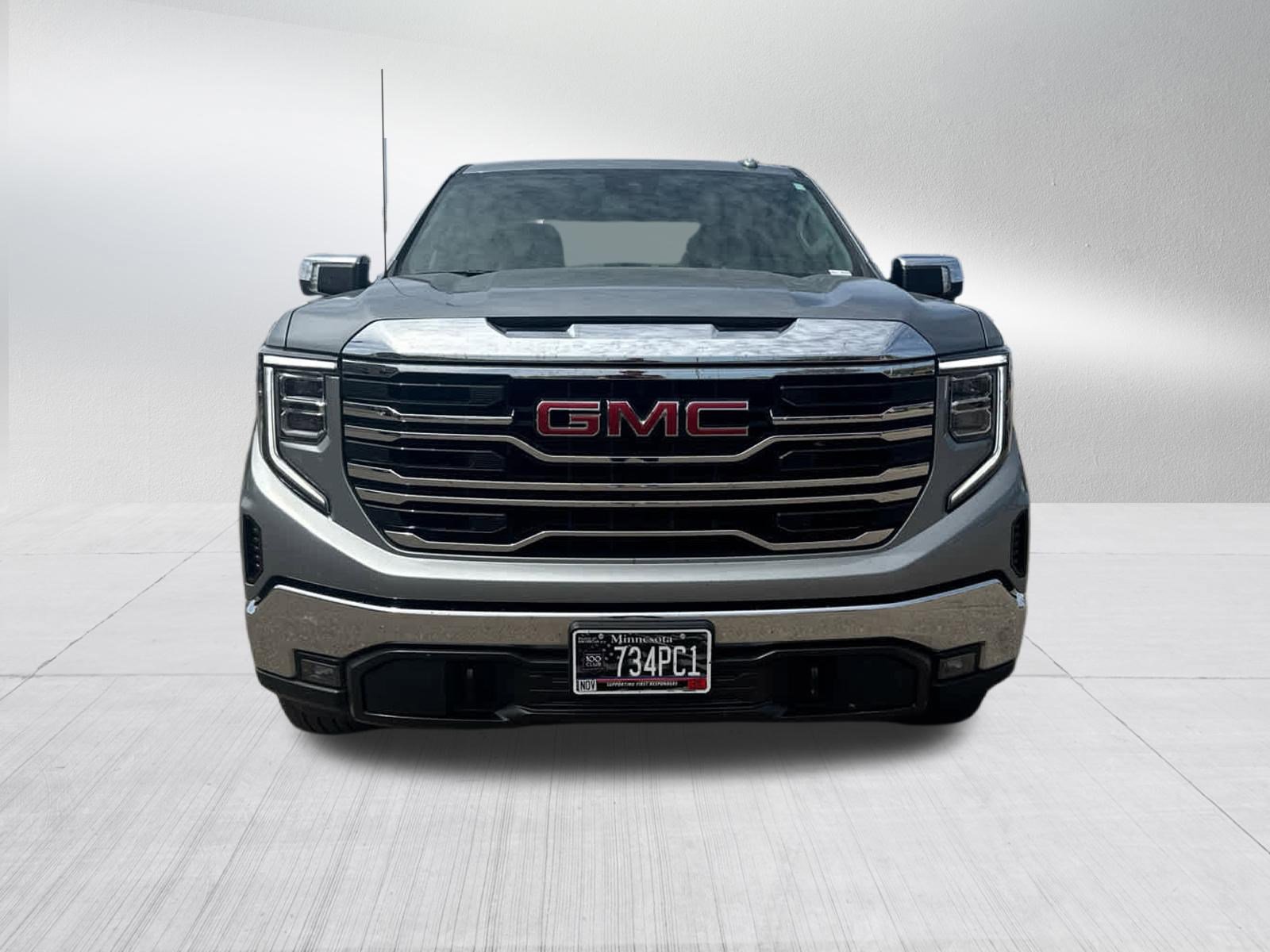 Used 2025 GMC Sierra 1500 SLT AWD/4WD image 2
