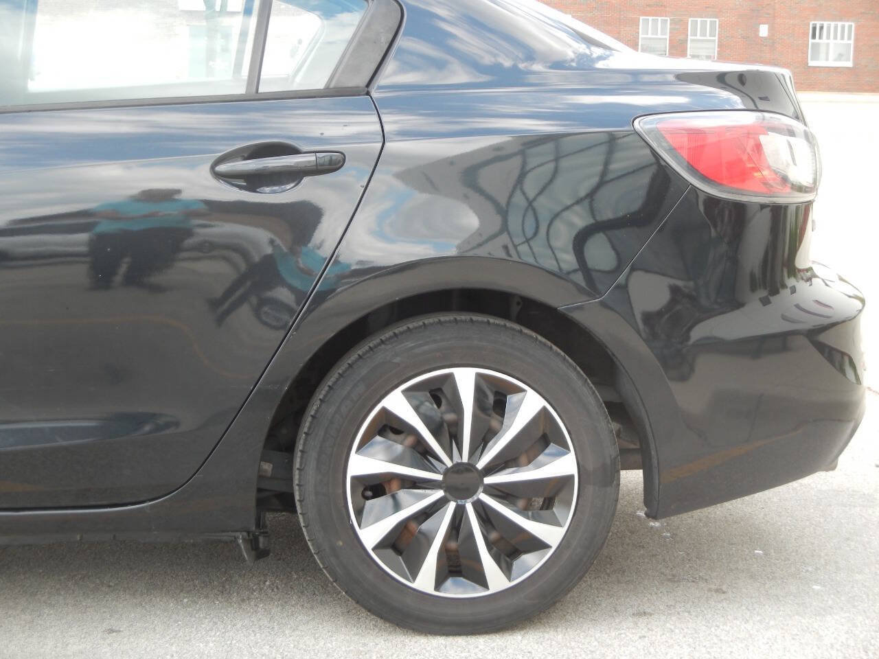 Used 2012 MAZDA MAZDA3 i Touring FWD image 11