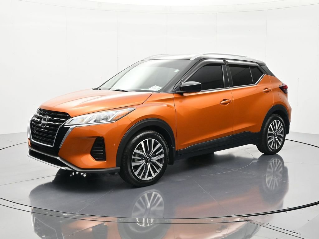 Used 2022 Nissan Kicks SV FWD image 1