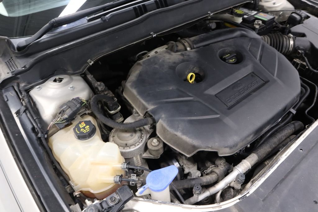 Used 2016 Ford Fusion Titanium FWD image 18